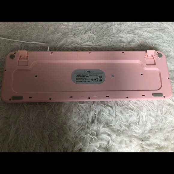 IRIVER pluggable carriable keyboard - Picture 2 of 10